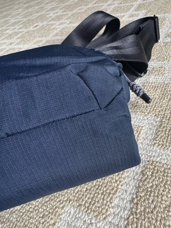 Bellroy Sling Crossbody Bag Navy Everyday Casual Travel Minimalist EDC OS - Picture 12 of 15